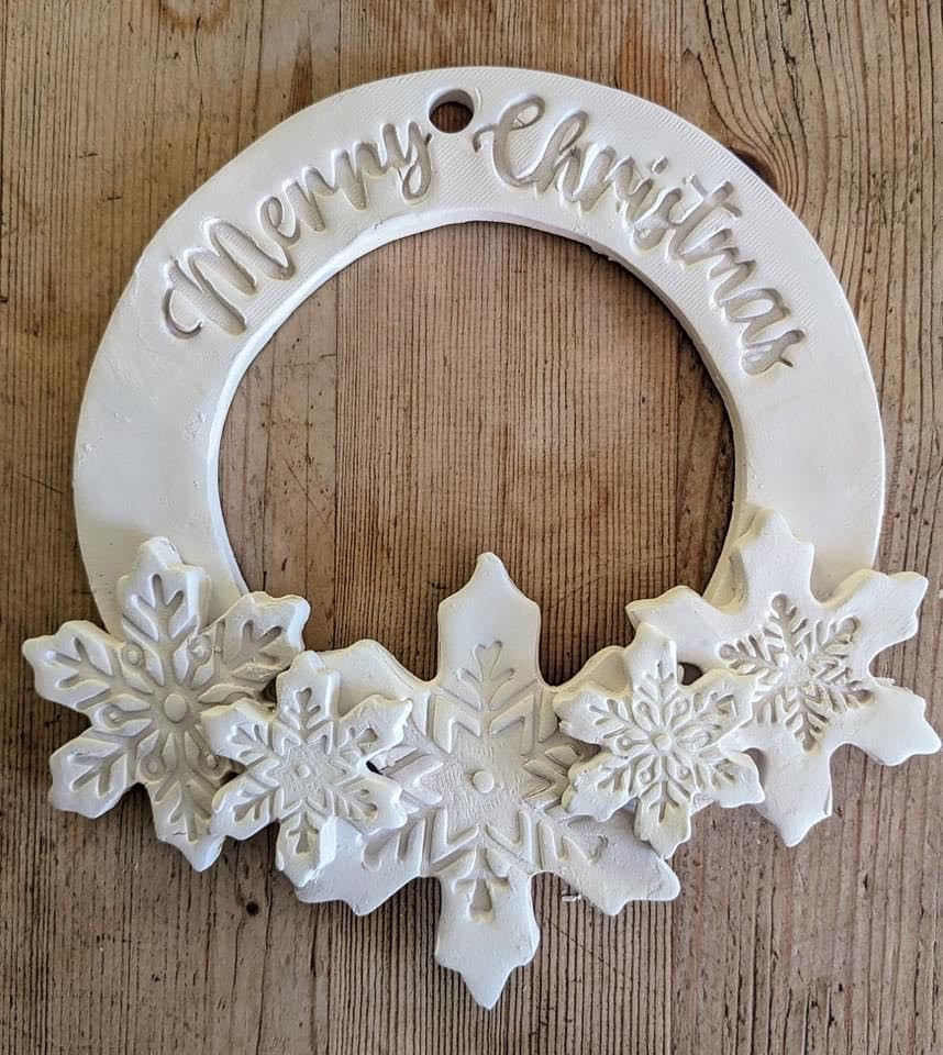 Ceramic Christmas wreath workshop with Pot A Phaent